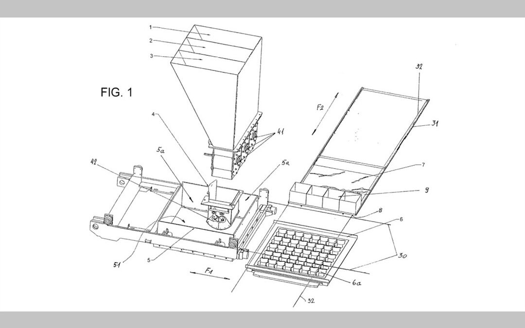 Apparatus and method for producing a paver block having veined tread surface